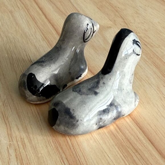 2 Vintage Mexican Nativity Handmade Ceramic Sheep Figurines Blue White Gray Mini - Picture 6 of 10